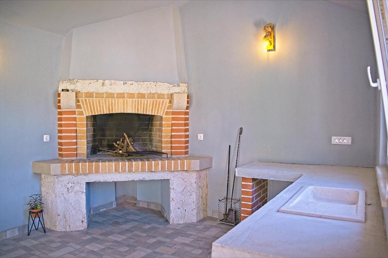 Apartman Nikica Postira Zewnętrze zdjęcie