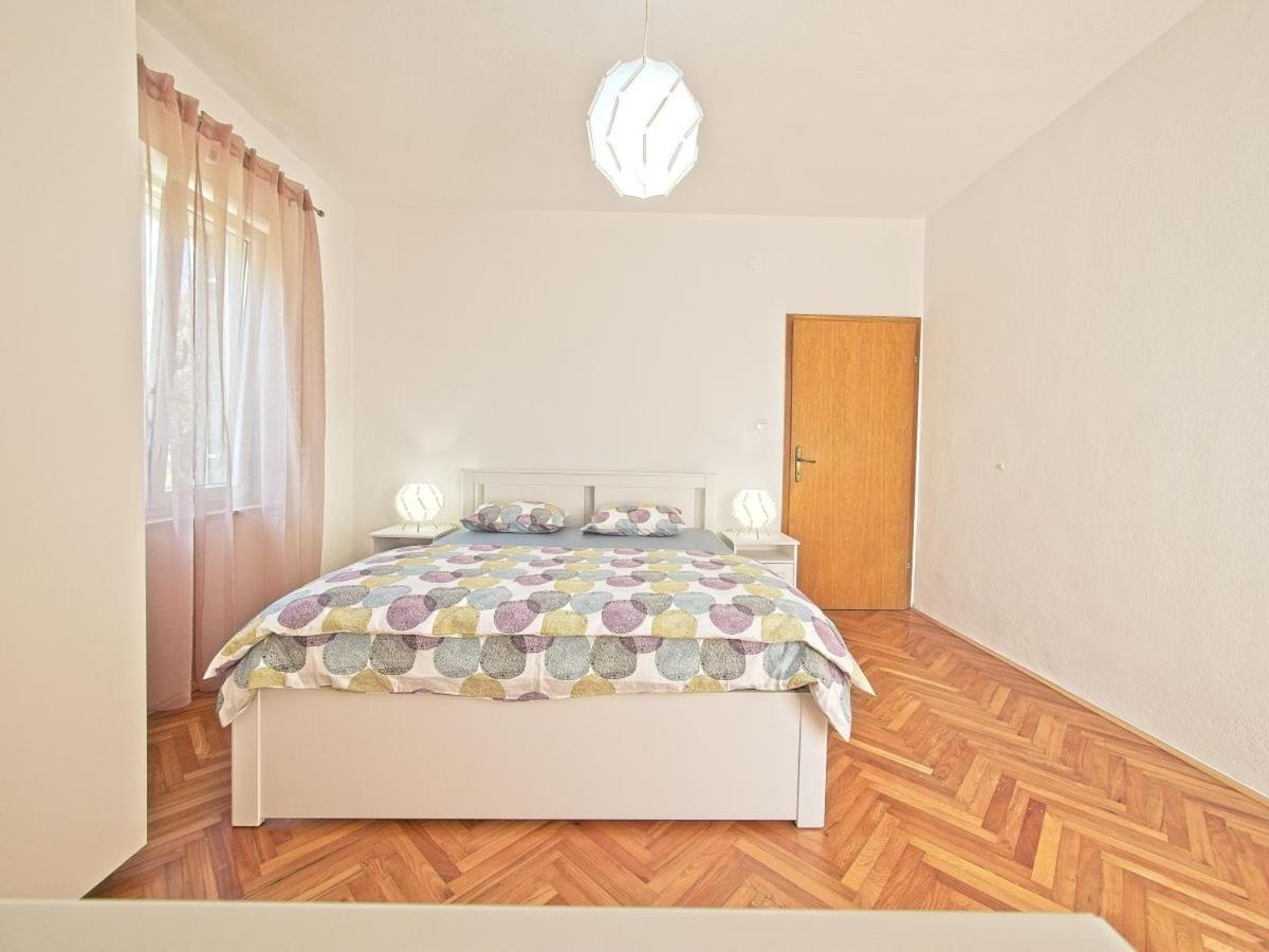 Apartman Nikica Postira Zewnętrze zdjęcie