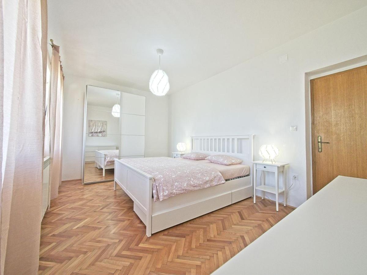 Apartman Nikica Postira Zewnętrze zdjęcie