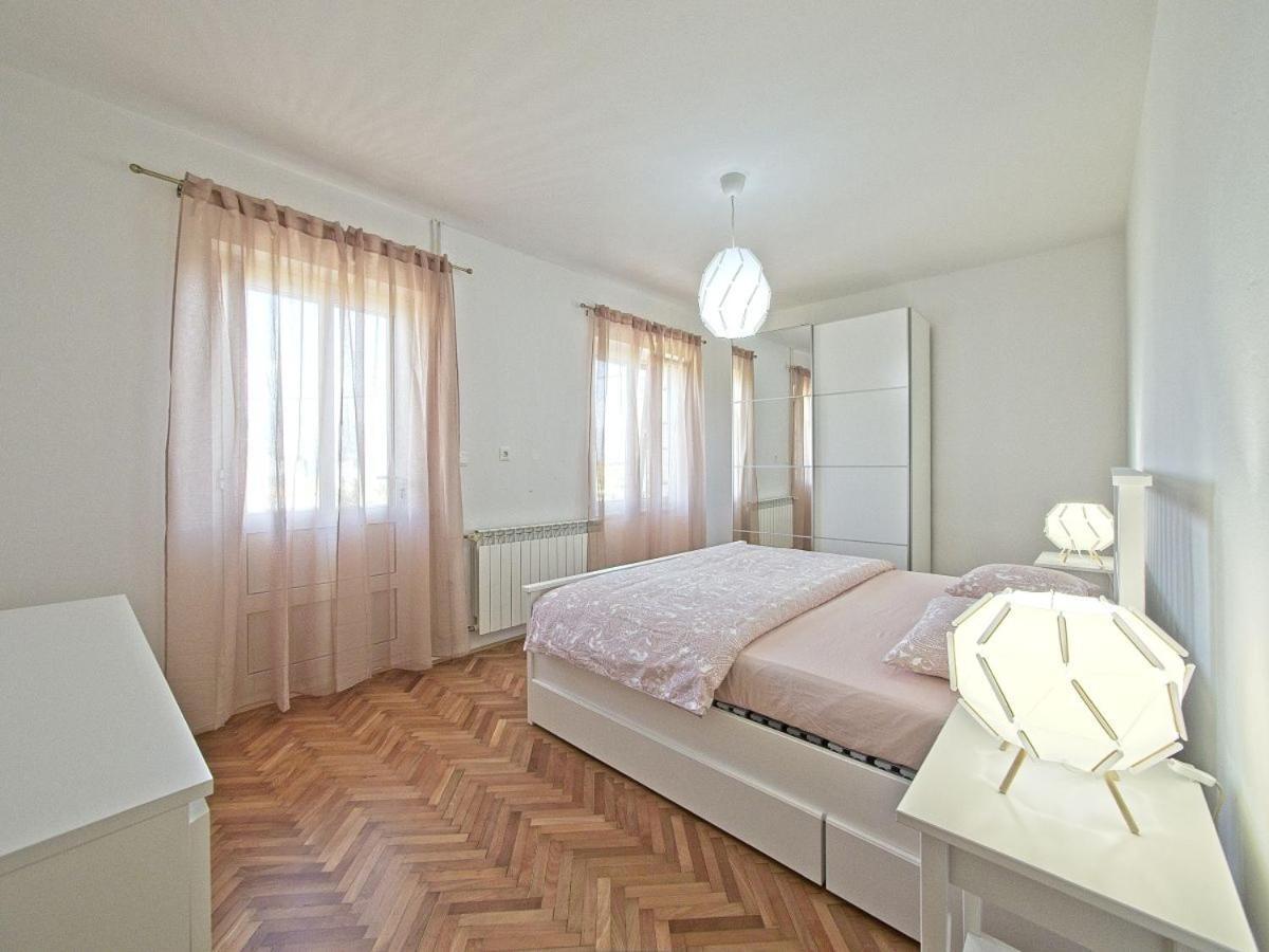 Apartman Nikica Postira Zewnętrze zdjęcie